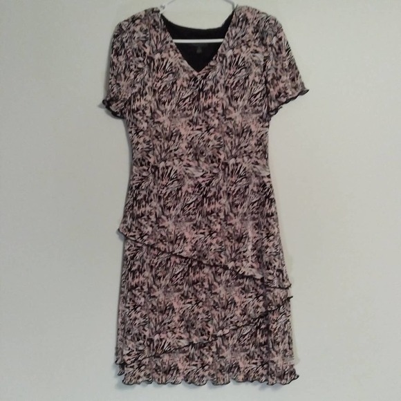 Connected Apparel Asymmetrical Tiered Dress Black Pink 8 - Picture 3 of 9